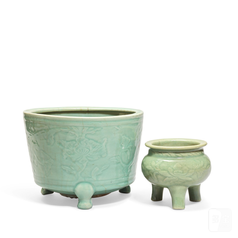 十六/十七世紀 龍泉青釉爐兩件 | TWO LONGQUAN CELADON TRIPOD INCENSE BURNERS - 图1